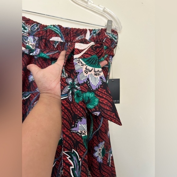 NWT ELOQUII Floral Red leaves Printed Short Plus tie waist pull on flare Size 14 - Picture 8 of 8